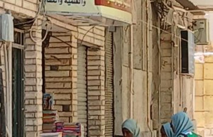 شباب "خليك إيجابي" ينظمون حملة كبرى لتجميل المسرح الروماني بالإسكندرية
