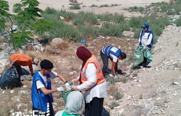 شباب "خليك إيجابي" ينظمون حملة كبرى لتجميل المسرح الروماني بالإسكندرية