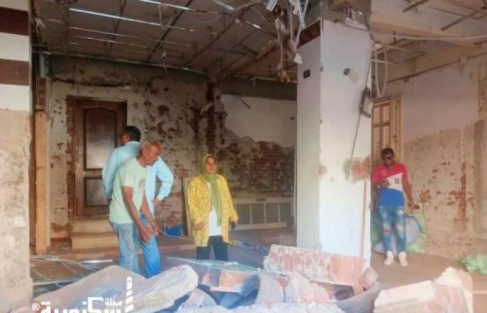 حي وسط يوقف محاولة تحويل وحدة سكنية إلى محال تجارية بمحرم بك.. وغلق وتشميع الوحدة واتخاذ الإجراءات القانونية اللازمة