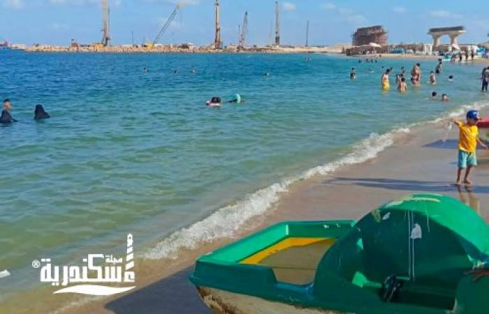 حالة شواطئ الإسكندرية اليوم: نسب إشغال متباينة ورايات تحذيرية للمصطافين