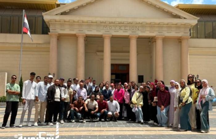 "البيت الروسي" يحتفي بـ"يوم المرشد الروسي" ويؤهل طلاب السياحة للتعامل مع أكبر سوق سياحي في مصر