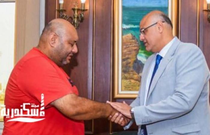 محافظ الإسكندرية يكرم أسرة الشاب زياد تقديرًا لموقفه البطولي وتضحيته لإنقاذ 6 أشخاص من الغرق
