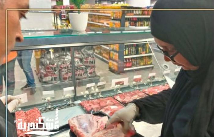 محافظ الإسكندرية يشدد على تكثيف حملات إزالة الإشغالات والتفتيش على الأسواق بأحياء الإسكندرية