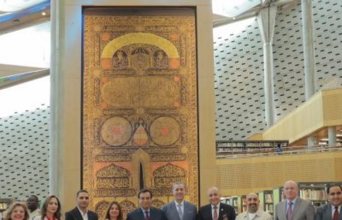 جورج قرداحي في زيارة لمكتبة الإسكندرية