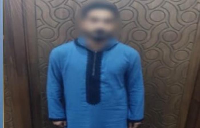 ضبط دجال يمارس أعمال النصب والشعوذة عبر مواقع التواصل الاجتماعي في الإسكندرية
