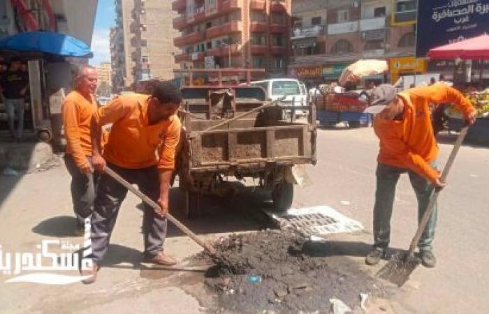 حي العجمي يكثف أعمال تطهير الشنايش والمطابق استعدادًا لموسم الأمطار