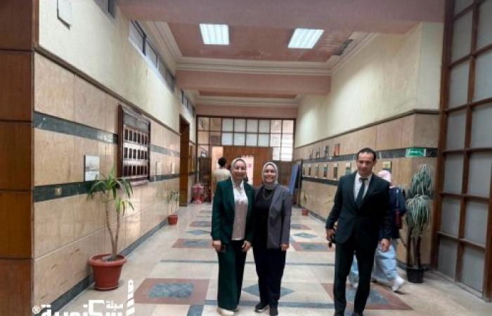 انتظام المحاضرات مع انطلاق العام الجامعي 2026–2027.. شيرين نصير تتفقد سير الدراسة بالكلية