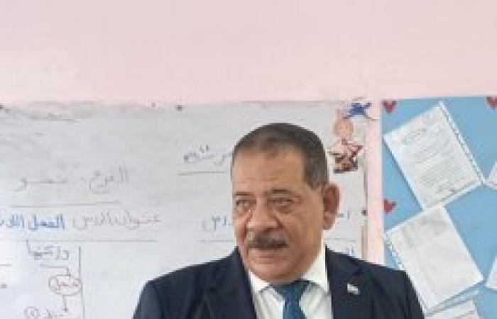 الطلاب اولا ... مدير إدارة شرق التعليمية بالإسكندرية يتفقد ثلاث مدارس