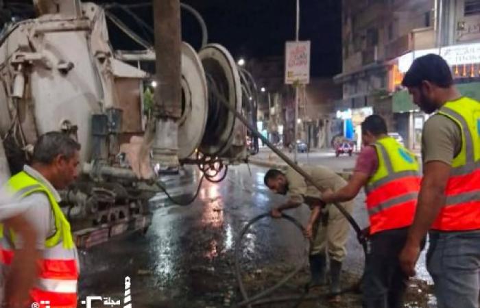 حي العامرية أول يكثف جهود رفع كفاءة الصرف الصحي ويجري محاكاة لشنايش الأمطار استعداداً للموسم