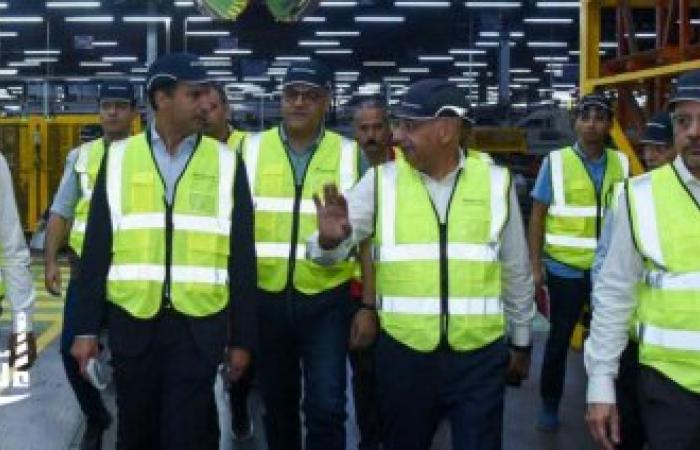 وزير الصناعة ومحافظ الإسكندرية يتفقدان مصنعين لإنتاج الكربون الأسود والإطارات التجارية بالعامرية