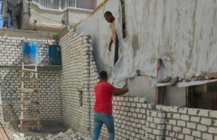 إزالة بناء مخالف في المهد ووقف 3 أعمال تشطيبات وتشوينات بحي وسط الإسكندرية
