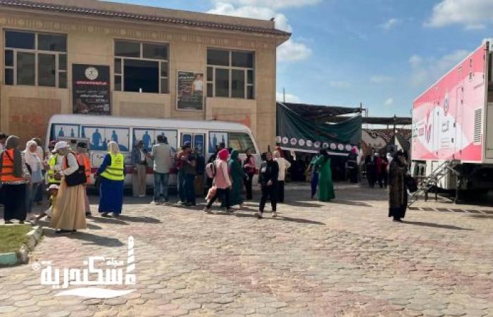 «أنتِ الحياة» في بشاير الخير.. وكيل وزارة الصحة يتفقد فعاليات تقديم خدمات متكاملة لأهالي كرموز بالمجان