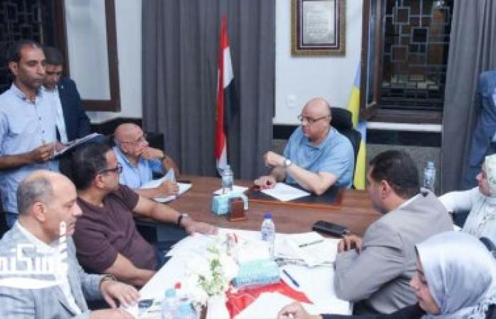 محافظ الإسكندرية يلتقي المواطنين ببرج العرب.. وتوفير فرص عمل ومساعدات طبية وتعليمية فورية