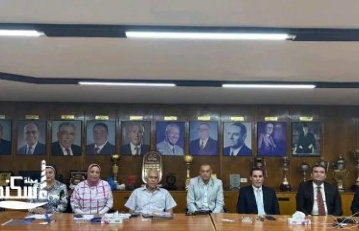 وكيل وزارة الشباب والرياضة بالإسكندرية يتفقد إجراءات فتح باب الترشح لانتخابات نادي سبورتنج في يومها الأخير