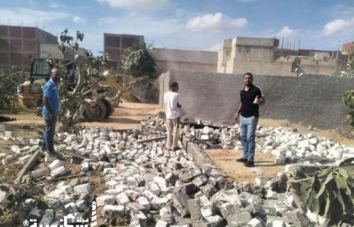 إزالة حالتي بناء مخالف في المهد والتحفظ على سيارات "نباشين" بحي العامرية أول