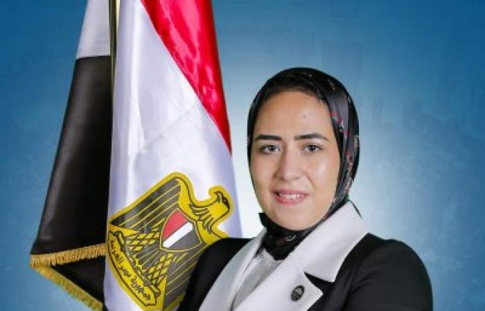 برلمانية تطالب	 <<التعليم >> بمراجعة أعباء المناهج والتقييمات : التطوير لا يعني زيادة المحتوى