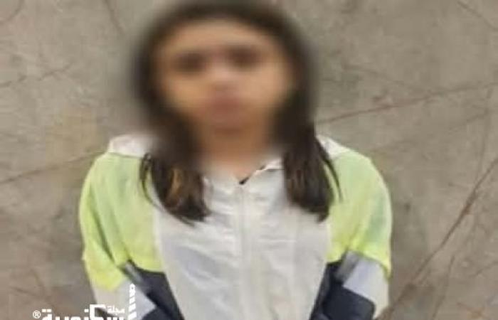 سقوط "نشالة الميكروباص" في الإسكندرية.. سرقت هاتف سيدة فوثقتها كاميرات المراقبة