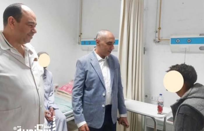 وكيل وزارة الصحة بالإسكندرية يتفقد حالات الاشتباه في التسمم الغذائي بمستشفى الجمهورية العام