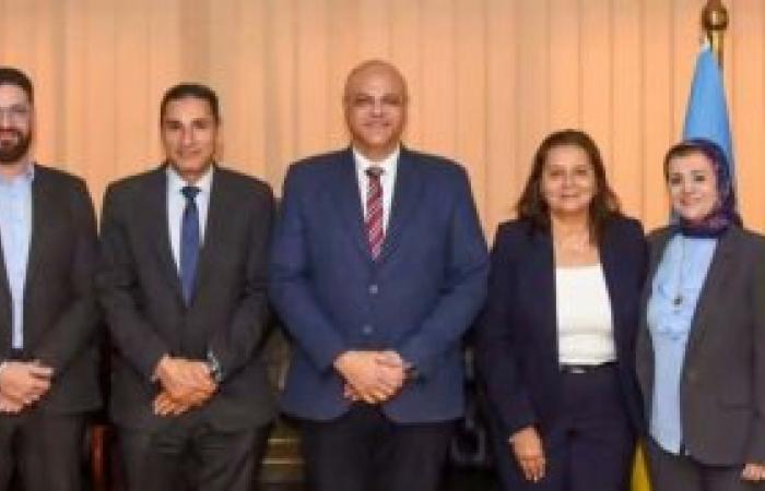 محافظ الإسكندرية يبحث مع وفد "تنظيم الاتصالات" تعزيز الأمن السيبراني ونشر الوعي الرقمي