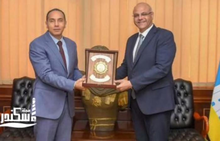محافظ الإسكندرية ورئيس «الرقابة المالية» يبحثان الفرص التمويلية والتطوير الرقمي للقطاع غير المصرفي