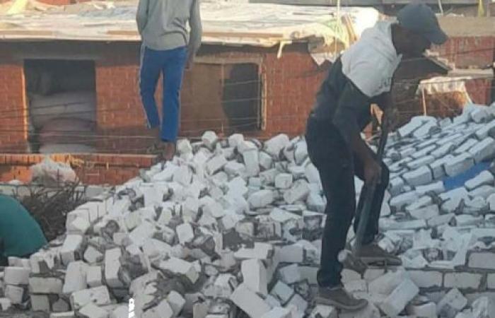 حملة لإزالة البناء المخالف بـ "عامرية أول" بالإسكندرية تُسفر عن هدم 3 حالات بالنهضة والعراوة