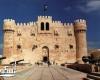 2000 مصري يحتفلون بأول أيام عيد الأضحى فى قلعة قيتباى بالإسكندرية
