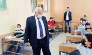 مدير تعليم الإسكندرية يتفقد لجان امتحانات النقل للفصل الدراسي الأول